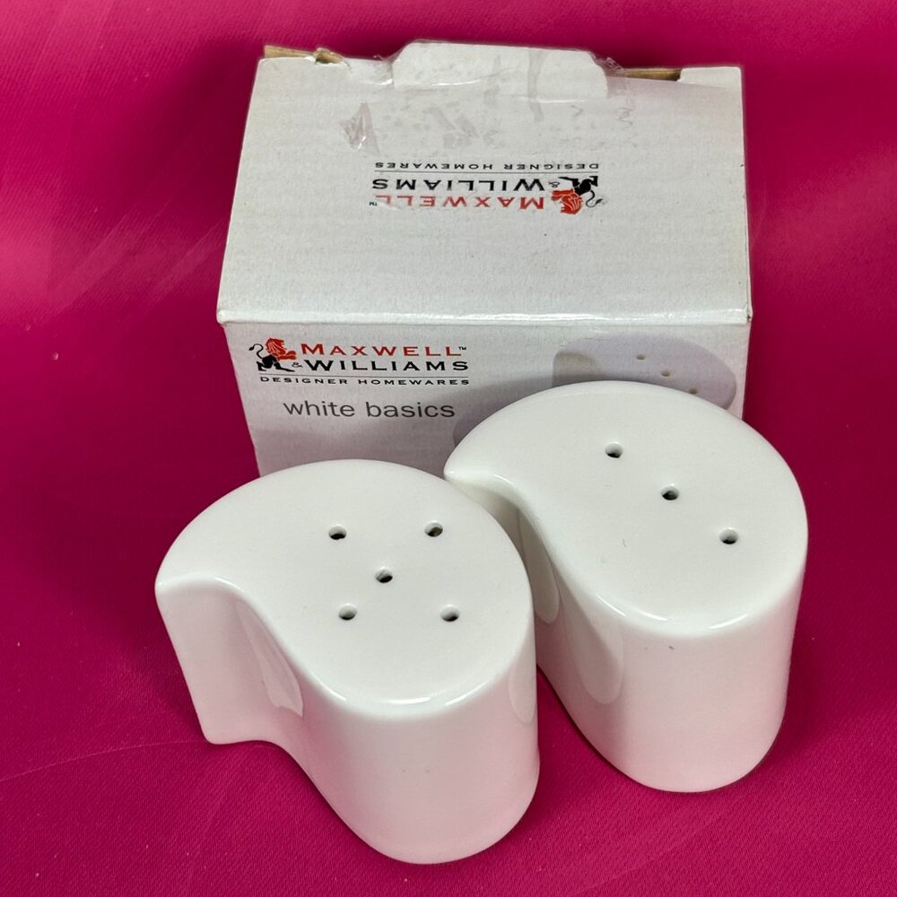 new Maxwell & Williams White Basics salt & pepper shakers set